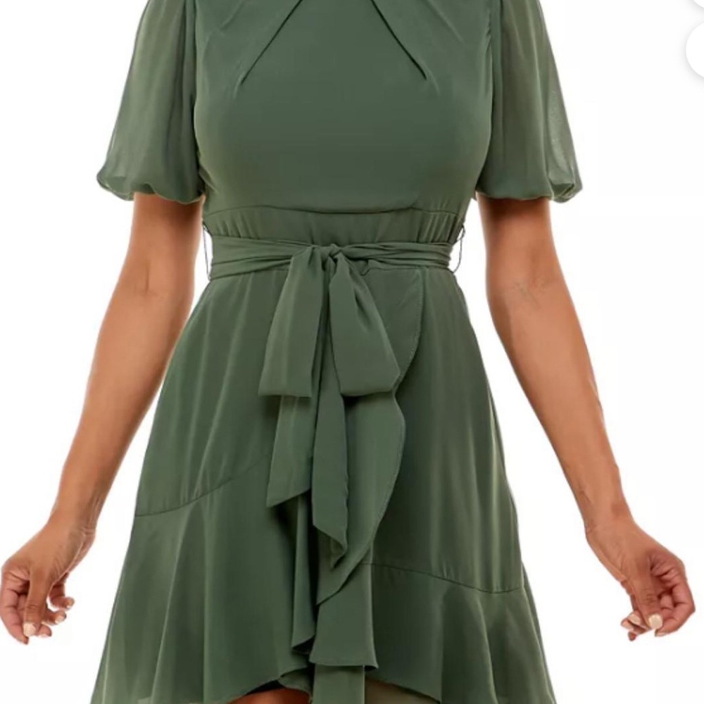 B Darlin Green Puff Sleeve Dress Size 0‎